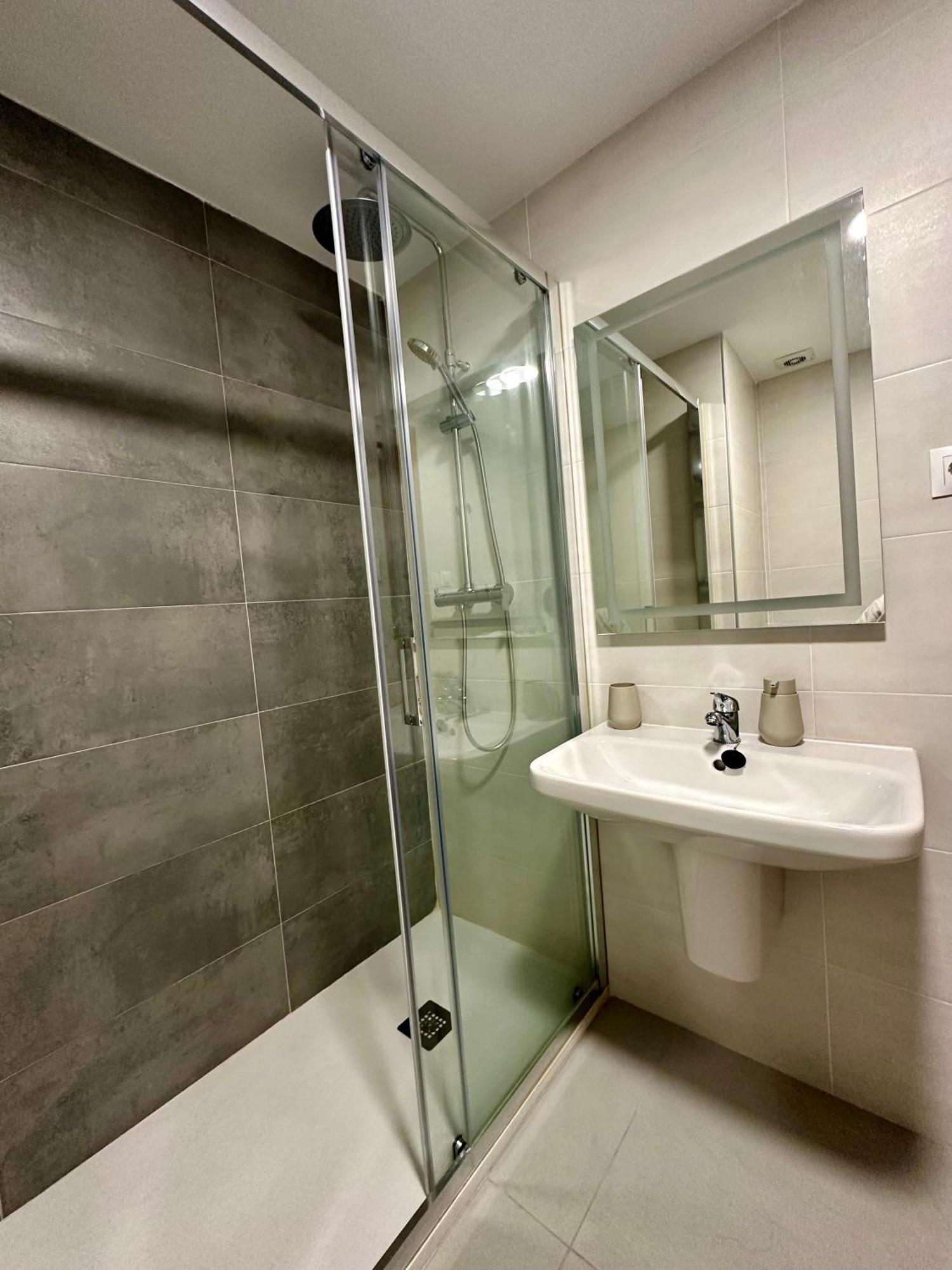 Habitacion Confort Centro Para 2 Personas Granada Esterno foto